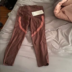 NWT Lululemon Speed Limit Crop 23’